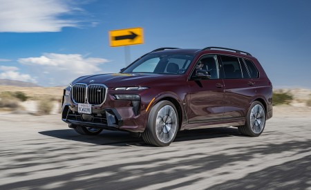2023 BMW X7 M60i xDrive (Color: Ametrin; US-Spec) Front Three-Quarter Wallpapers 450x275 (2)