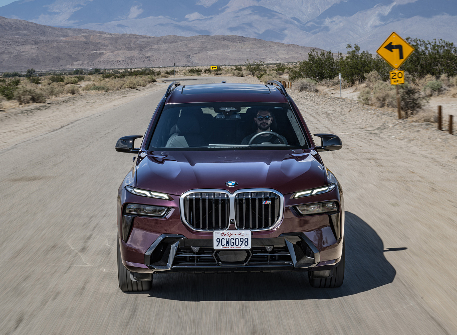 2023 BMW X7 M60i xDrive (Color: Ametrin; US-Spec) Front Wallpapers (12)