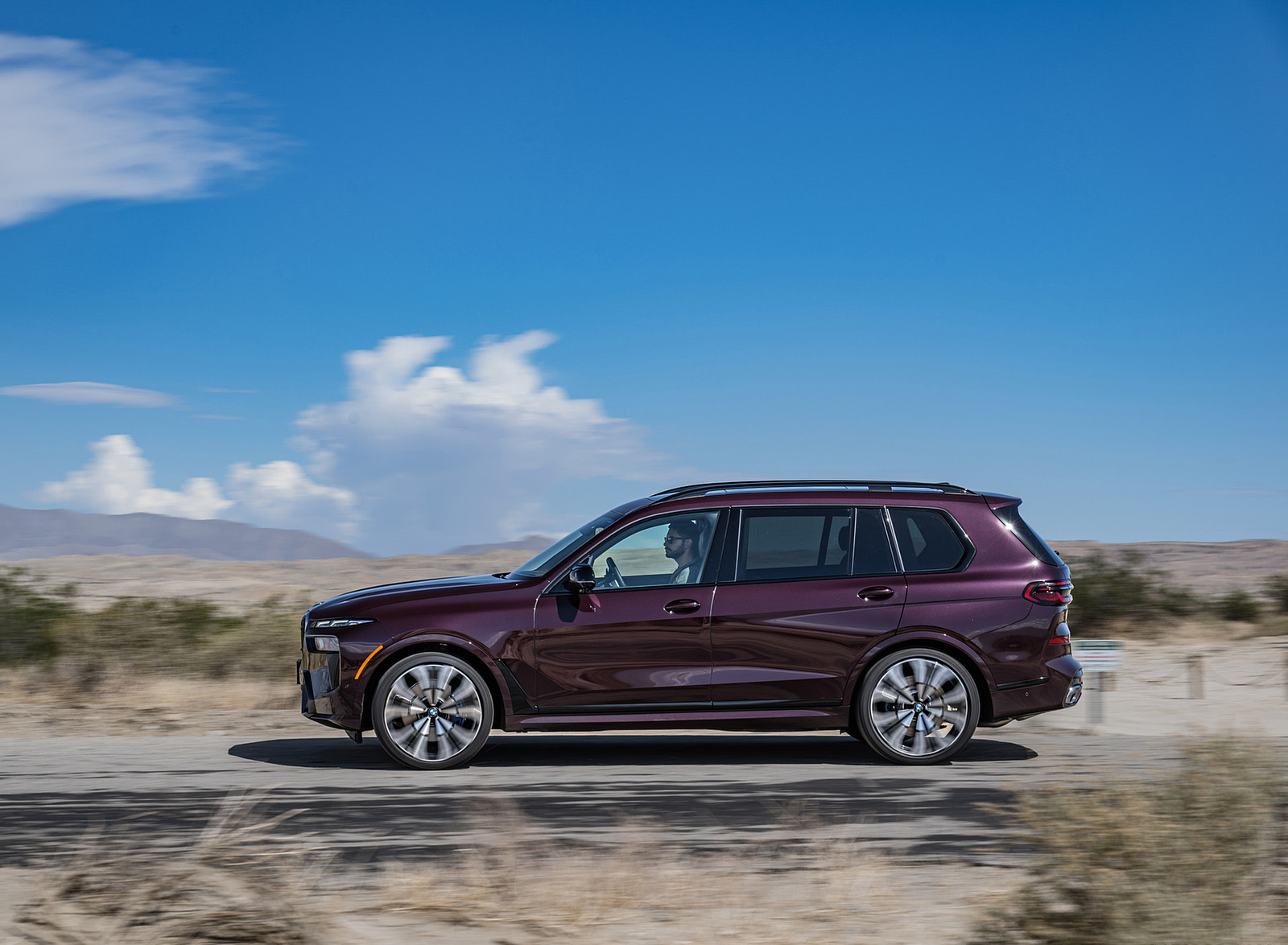 2023 BMW X7 M60i xDrive (Color: Ametrin; US-Spec) Side Wallpapers (7)