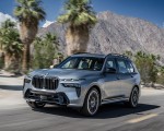 2023 BMW X7 M60i xDrive (Color: Frozen Grey; US-Spec) Front Three-Quarter Wallpapers 150x120 (30)