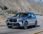 2023 BMW X7 M60i xDrive (Color: Frozen Grey; US-Spec) Front Three-Quarter Wallpapers 150x120 (27)