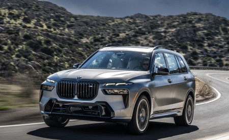 2023 BMW X7 M60i xDrive (Color: Frozen Grey; US-Spec) Front Three-Quarter Wallpapers 450x275 (38)