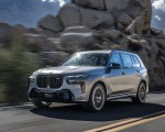 2023 BMW X7 M60i xDrive (Color: Frozen Grey; US-Spec) Front Three-Quarter Wallpapers 150x120 (39)