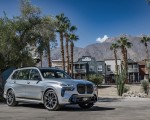 2023 BMW X7 M60i xDrive (Color: Frozen Grey; US-Spec) Front Three-Quarter Wallpapers 150x120