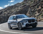 2023 BMW X7 M60i xDrive (Color: Frozen Grey; US-Spec) Front Three-Quarter Wallpapers 150x120 (24)