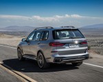 2023 BMW X7 M60i xDrive (Color: Frozen Grey; US-Spec) Rear Three-Quarter Wallpapers 150x120 (29)