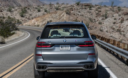 2023 BMW X7 M60i xDrive (Color: Frozen Grey; US-Spec) Rear Wallpapers 450x275 (35)