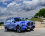 2023 BMW X7 M60i xDrive (Color: Frozen Marina Bay Blue; US-Spec) Front Three-Quarter Wallpapers 150x120