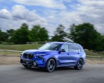 2023 BMW X7 M60i xDrive (Color: Frozen Marina Bay Blue; US-Spec) Front Three-Quarter Wallpapers 150x120