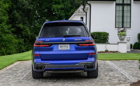2023 BMW X7 M60i xDrive (Color: Frozen Marina Bay Blue; US-Spec) Rear Wallpapers 450x275 (236)