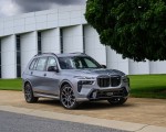2023 BMW X7 M60i xDrive (Color: Frozen Pure Grey Metallic; US-Spec) Front Three-Quarter Wallpapers 150x120