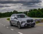 2023 BMW X7 M60i xDrive (Color: Frozen Pure Grey Metallic; US-Spec) Front Three-Quarter Wallpapers 150x120