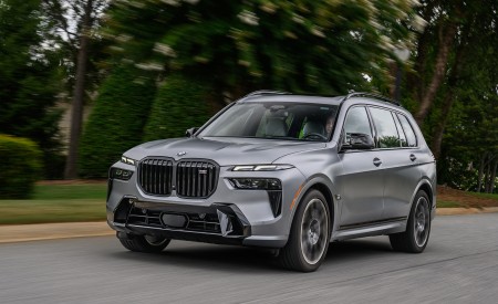2023 BMW X7 M60i xDrive (Color: Frozen Pure Grey Metallic; US-Spec) Front Three-Quarter Wallpapers 450x275 (143)