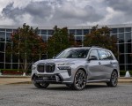 2023 BMW X7 M60i xDrive (Color: Frozen Pure Grey Metallic; US-Spec) Front Three-Quarter Wallpapers 150x120