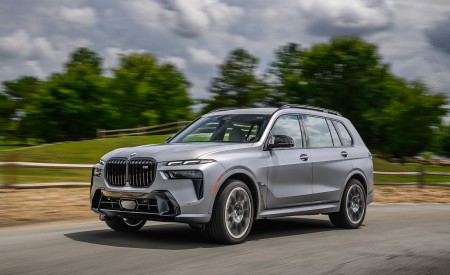 2023 BMW X7 M60i xDrive (Color: Frozen Pure Grey Metallic; US-Spec) Front Three-Quarter Wallpapers 450x275 (134)