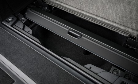 2023 BMW X7 M60i xDrive (Color: Frozen Pure Grey Metallic; US-Spec) Interior Detail Wallpapers 450x275 (195)