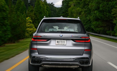 2023 BMW X7 M60i xDrive (Color: Frozen Pure Grey Metallic; US-Spec) Rear Wallpapers 450x275 (146)