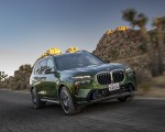 2023 BMW X7 M60i xDrive (Color: Verde Ermes; US-Spec) Front Three-Quarter Wallpapers 150x120