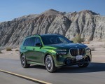 2023 BMW X7 M60i xDrive (Color: Verde Ermes; US-Spec) Front Three-Quarter Wallpapers 150x120