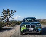 2023 BMW X7 M60i xDrive (Color: Verde Ermes; US-Spec) Front Wallpapers 150x120