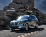 2023 BMW X7 xDrive 40i (Color: Blue Ridge Mountain; US-Spec) Front Three-Quarter Wallpapers 150x120 (14)