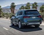 2023 BMW X7 xDrive 40i (Color: Blue Ridge Mountain; US-Spec) Rear Three-Quarter Wallpapers 150x120 (18)