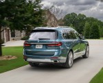 2023 BMW X7 xDrive 40i (Color: Blue Ridge Mountain; US-Spec) Rear Three-Quarter Wallpapers 150x120 (32)