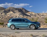 2023 BMW X7 xDrive 40i (Color: Blue Ridge Mountain; US-Spec) Side Wallpapers 150x120 (25)