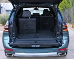 2023 BMW X7 xDrive 40i (Color: Blue Ridge Mountain; US-Spec) Trunk Wallpapers 150x120