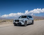 2023 BMW X7 xDrive 40i (Color: Brooklyn Grey; US-Spec) Front Three-Quarter Wallpapers 150x120