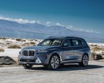 2023 BMW X7 xDrive 40i (Color: Sparkling Copper Grey; US-Spec) Front Three-Quarter Wallpapers 150x120