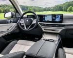 2023 BMW X7 xDrive 40i (Color: Sparkling Copper Grey; US-Spec) Interior Wallpapers 150x120