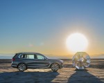 2023 BMW X7 xDrive 40i (Color: Sparkling Copper Grey; US-Spec) Side Wallpapers 150x120