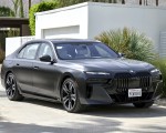 2023 BMW i7 xDrive60 (Color: Frozen Deep Grey; US-Spec) Front Three-Quarter Wallpapers 150x120 (33)