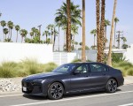 2023 BMW i7 xDrive60 (Color: Frozen Deep Grey; US-Spec) Front Three-Quarter Wallpapers 150x120 (26)