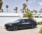 2023 BMW i7 xDrive60 (Color: Frozen Deep Grey; US-Spec) Front Three-Quarter Wallpapers 150x120 (36)