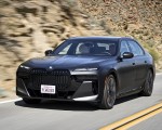 2023 BMW i7 xDrive60 (Color: Frozen Deep Grey; US-Spec) Front Three-Quarter Wallpapers 150x120 (16)