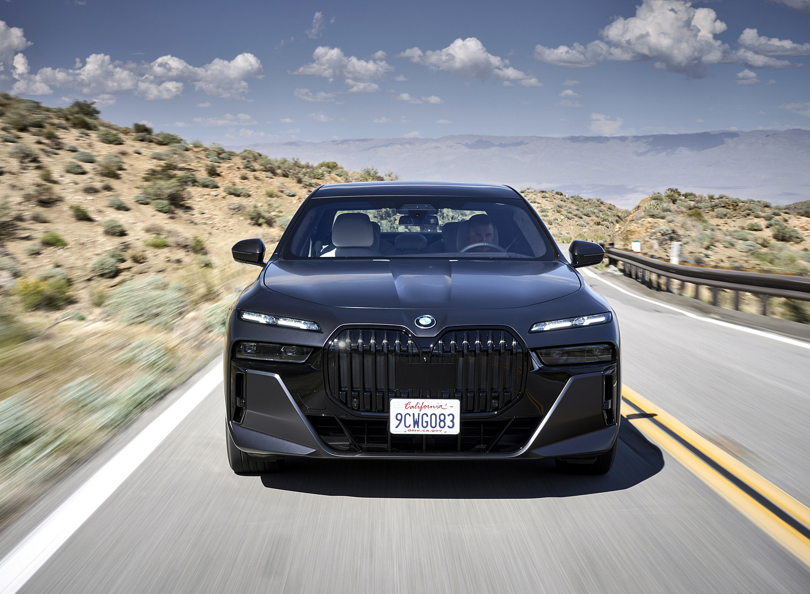 2023 BMW i7 xDrive60 (Color: Frozen Deep Grey; US-Spec) Front Wallpapers (2)