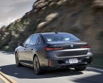 2023 BMW i7 xDrive60 (Color: Frozen Deep Grey; US-Spec) Rear Three-Quarter Wallpapers 150x120 (17)