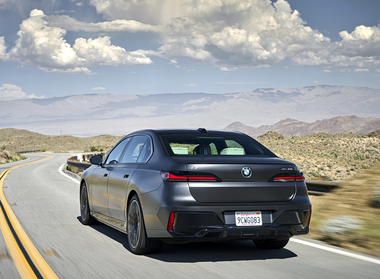 2023 BMW i7 xDrive60 (Color: Frozen Deep Grey; US-Spec) Rear Three-Quarter Wallpapers (13)