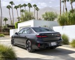 2023 BMW i7 xDrive60 (Color: Frozen Deep Grey; US-Spec) Rear Three-Quarter Wallpapers 150x120 (32)