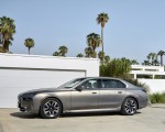 2023 BMW i7 xDrive60 (Color: Oxid Grey Metallic; US-Spec) Front Three-Quarter Wallpapers 150x120