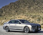 2023 BMW i7 xDrive60 (Color: Oxid Grey Metallic; US-Spec) Front Three-Quarter Wallpapers 150x120
