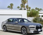2023 BMW i7 xDrive60 (Color: Oxid Grey Metallic; US-Spec) Front Three-Quarter Wallpapers 150x120