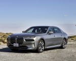 2023 BMW i7 xDrive60 (Color: Oxid Grey Metallic; US-Spec) Front Three-Quarter Wallpapers 150x120