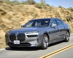 2023 BMW i7 xDrive60 (Color: Oxid Grey Metallic; US-Spec) Front Three-Quarter Wallpapers 150x120