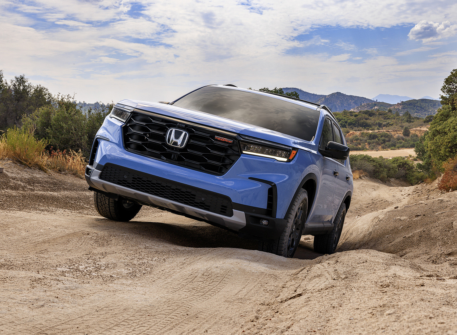 2023 Honda Pilot TrailSport Off-Road Wallpapers (2)