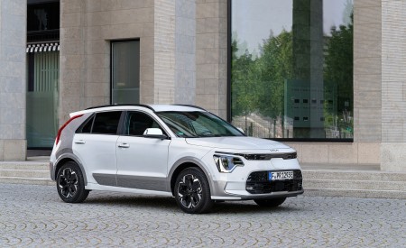 2023 Kia Niro EV Front Three-Quarter Wallpapers 450x275 (12)