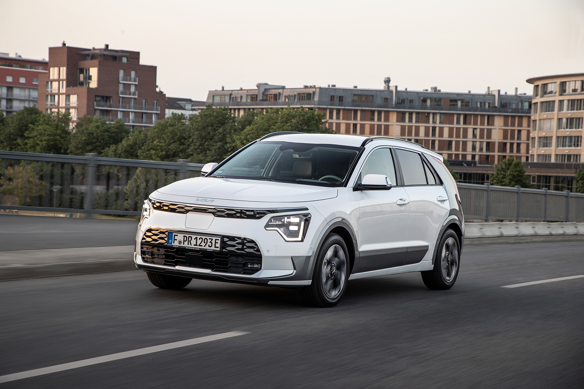 2023 Kia Niro EV Front Three-Quarter Wallpapers (1)
