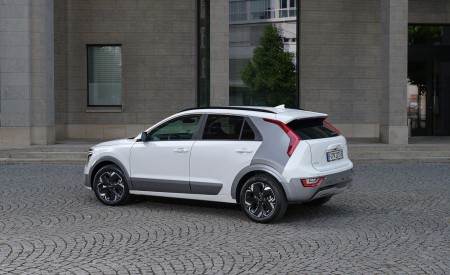 2023 Kia Niro EV Rear Three-Quarter Wallpapers 450x275 (17)